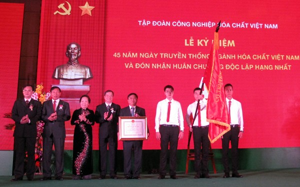 Tập đoàn hoá chất Việt Nam kỷ niệm 45 năm ngày thành lập - ảnh 1