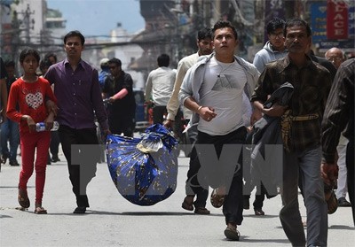 Đại sứ quán Việt Nam tại Ấn Độ nỗ lực hỗ trợ du khách Việt bị kẹt tại Nepal - ảnh 1