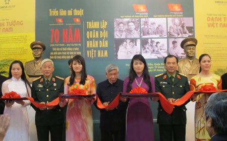 Khai mạc Triển lãm mỹ thuật danh tướng Việt Nam  - ảnh 1