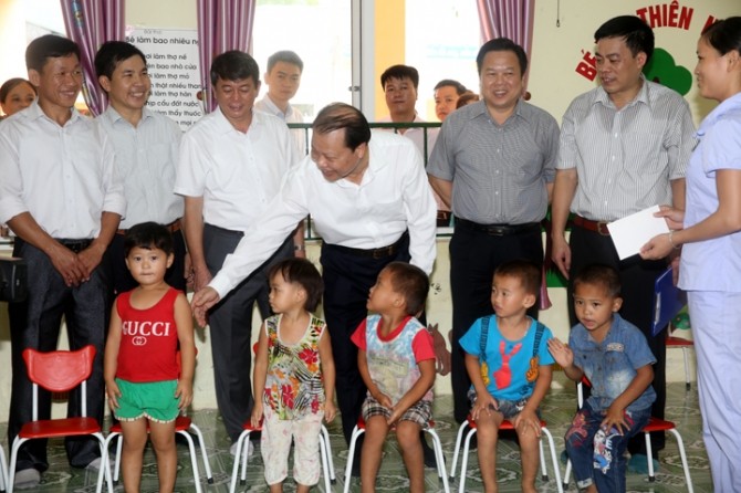 Phó Thủ tướng Vũ Văn Ninh thị sát việc xây dựng nông thôn mới ở tỉnh Lạng Sơn - ảnh 1