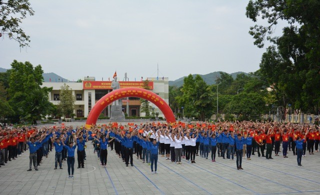 Ngày hội hữu nghị thanh niên biên giới tỉnh Cao Bằng và Khu tự trị dân tộc Choang, Trung Quốc - ảnh 1
