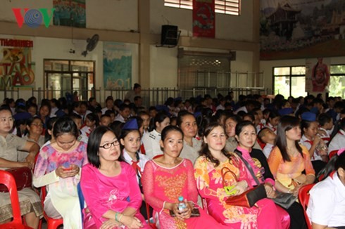 Ngôi trường song ngữ của người Việt tại Lào  - ảnh 5