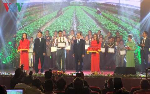 Lễ trao thưởng tác phẩm văn học nghệ thuật về nông nghiệp và xây dựng nông thôn mới  - ảnh 1
