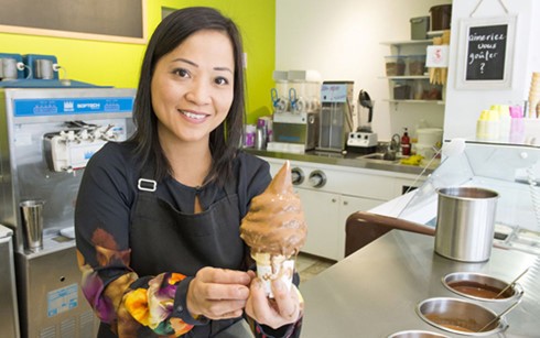 Quán kem của một người Việt ở Canada được bình chọn ngon nhất thị trấn - ảnh 1