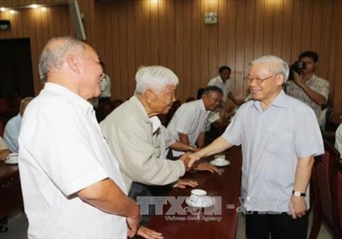 Ban Bí thư Trung ương Đảng gặp mặt cán bộ cấp cao nghỉ hưu khu vực phía Nam - ảnh 1