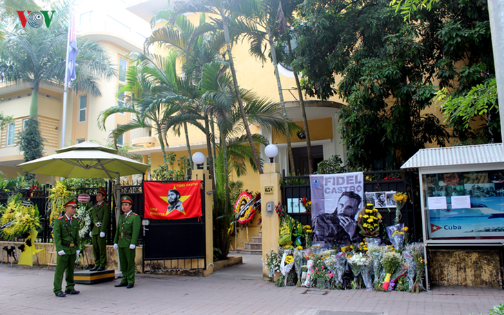 Chủ tịch Cuba Fidel Castro trong trái tim người dân Việt Nam - ảnh 1