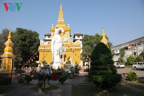 Việt kiều tại Lào tham dự lễ cầu Quốc thái Dân an tại chùa Bàng Long - ảnh 2