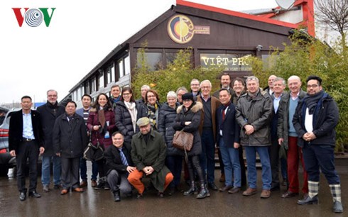 CLB Rotary Wien-Stadtpark tìm hiểu sự hội nhập của người Việt tại Đức - ảnh 2