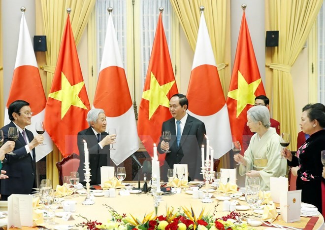 Chủ tịch nước Trần Đại Quang và Phu nhân chủ trì Quốc yến chào mừng Nhà vua và Hoàng hậu Nhật Bản    - ảnh 1