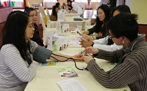 Sinh viên y khoa Việt Nam tại CH Czech tổ chức Ngày Sức khỏe Cộng đồng lần thứ tư - ảnh 1