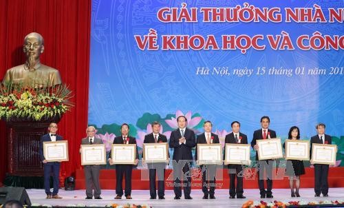 Chủ tịch nước dự Lễ trao Giải thưởng Hồ Chí Minh về KH-CN trong lĩnh vực quân sự, quốc phòng - ảnh 1
