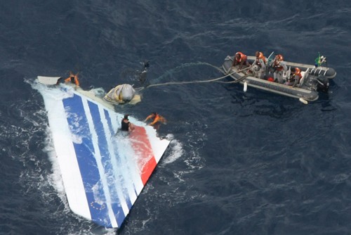 ฝรั่งเศสประกาศผลการสอบสวนกรณีเอุบัติเหตุเครื่องบินแอร์ฟรานซ์ - ảnh 1