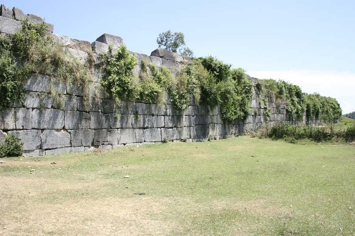 พัฒนาการท่องเที่ยวกับการอนุรักษ์มรดกกำแพงหินของราชวงศ์โห่ - ảnh 6