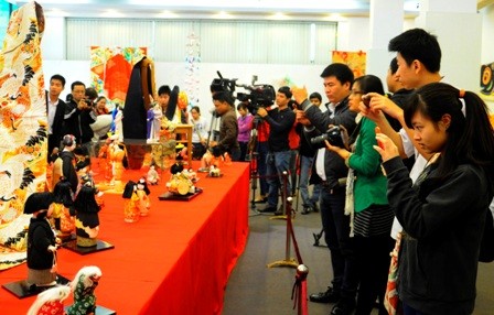 นิทรรศการตุ๊กตาพื้นเมืองญี่ปุ่นในฮานอย - ảnh 2