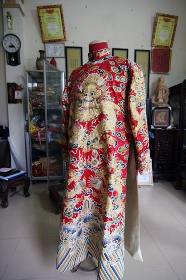 หวู วัน หย่อย – ช่างศิลป์ผู้เสกตช์เสื้อครุยในราชสำนักมือหนึ่งของเวียดนาม - ảnh 5