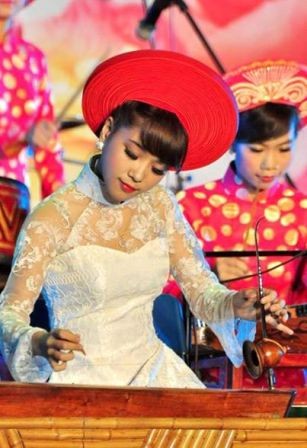 พิณน้ำเต้า-เครื่องดนตรีที่ดเป็นดวงวิญญาณของชาติเวียดนาม - ảnh 1