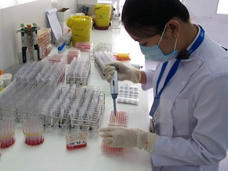 ๒๐ ปีการปลูกถ่ายเซลล์ต้นกำเนิดเม็ดเลือดรายแรกในเวียดนาม - ảnh 1