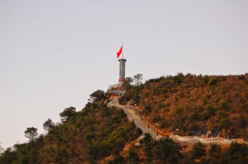 หอธงชาติหลุงกู๊-จุดเหนือสุดของประเทศเวียดนาม - ảnh 3