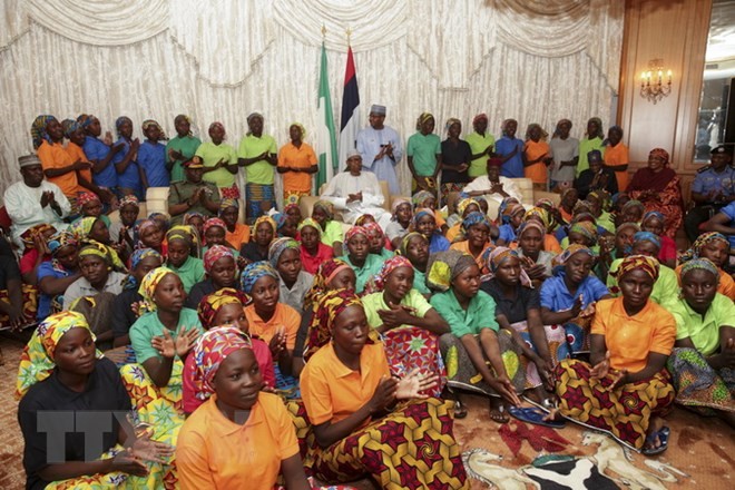 Nigeria confirms 110 girls missing after Boko Haram school attack - ảnh 1