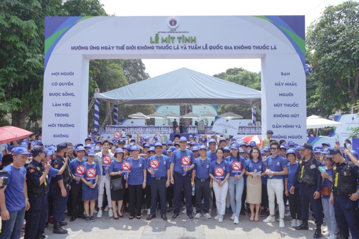 Vietnamese join hands to build smoke-free world - ảnh 1