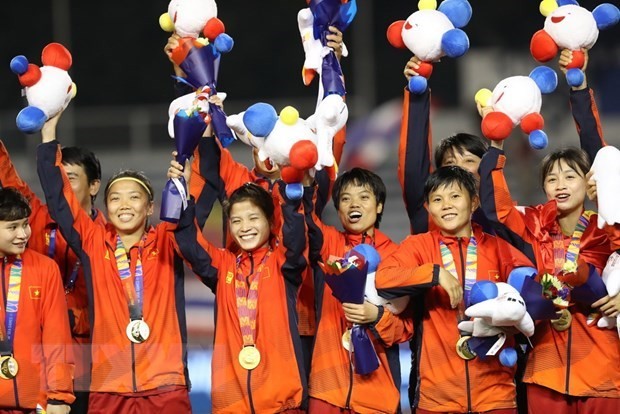 PM congratulates women’s football team on SEA Games success - ảnh 1