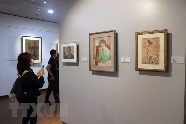 Exhibition of paintings donated by Japanese collector opens in Da Nang - ảnh 1