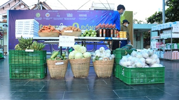 Charity ‘zero-dong mini supermarket’ succors poor in HCM City - ảnh 1