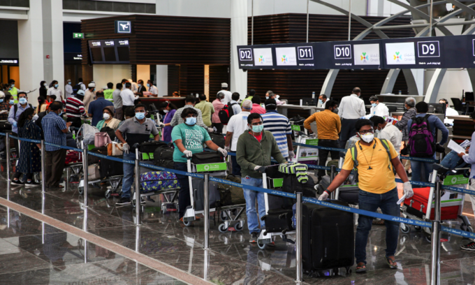 Sri Lanka, Oman extend travel ban on Vietnam visitors over Delta variant - ảnh 1