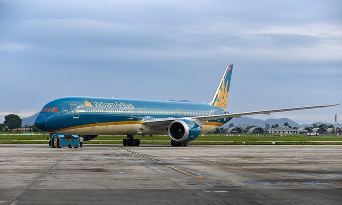 Vietnam Airlines to resume certain Asia, Europe commercial flights - ảnh 1