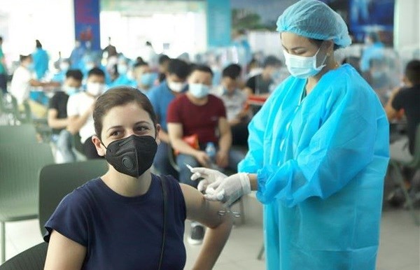 Hanoi prepares largest-ever COVID-19 vaccination campaign - ảnh 1