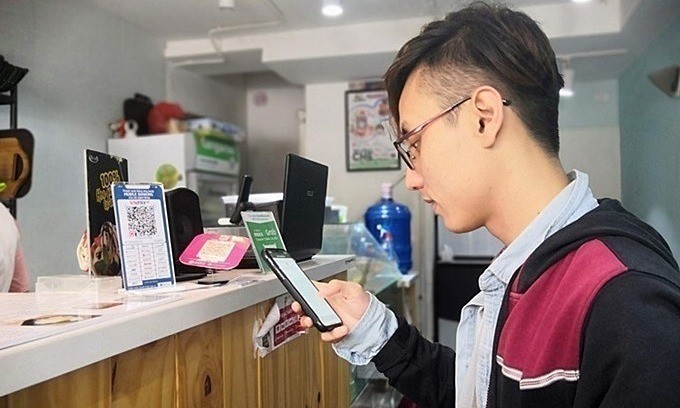 More Vietnamese use digital banking for small ticket spending: survey - ảnh 1