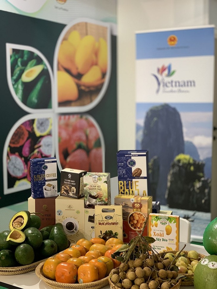 Vietnamese fruits showcased at Macfrut 2021 in Italy - ảnh 3