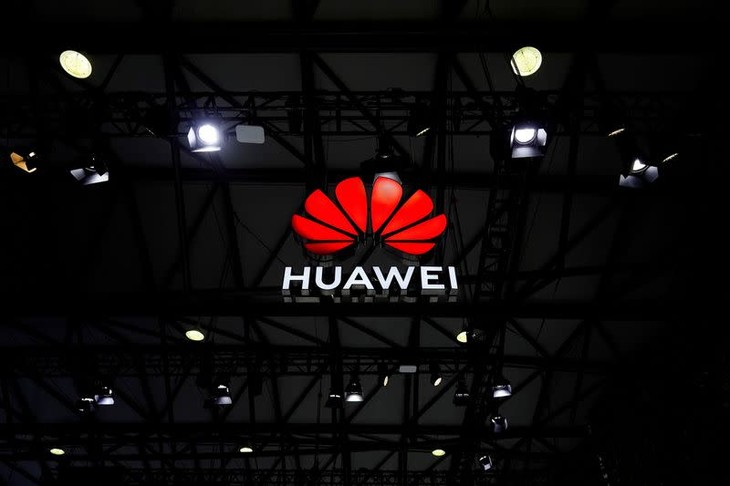 US Commerce chief: more action to be taken on Huawei if needed  - ảnh 1