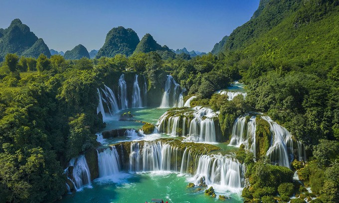 US magazine names Vietnam’s Ban Gioc Waterfall among world’s most beautiful - ảnh 1