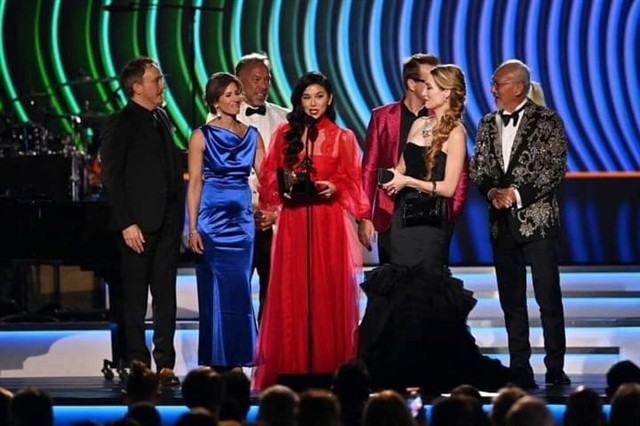 Vietnamese-American singer Teresa Mai wins Grammy award - ảnh 1