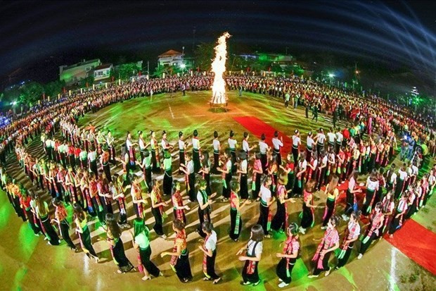 Yen Bai to host ceremony receiving UNESCO certificate on Xoe Thai dance - ảnh 1
