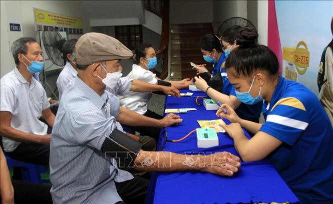 Action Month calls for joining hands to care for the elderly - ảnh 1