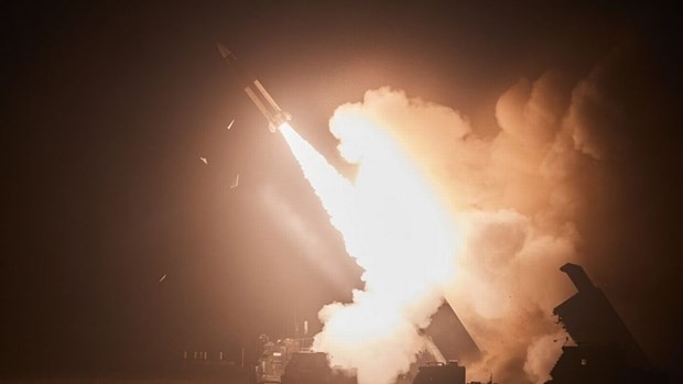 US, South Korea fire weapons after North Korea missile launch - ảnh 1