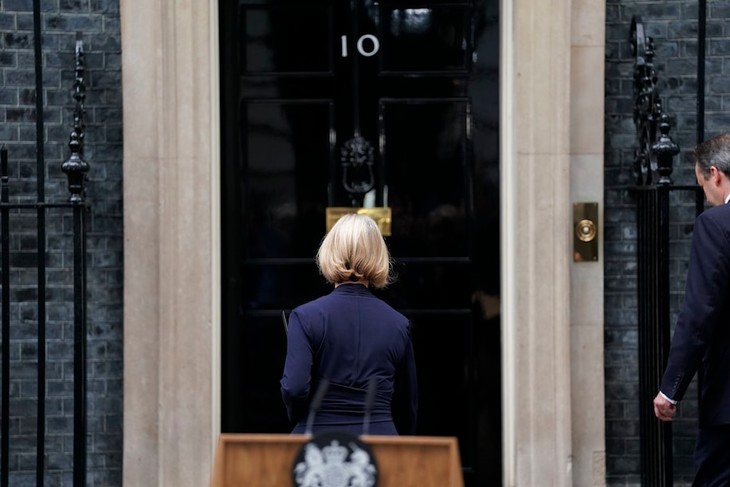 Liz Truss resigns after six weeks as UK prime minister - ảnh 1