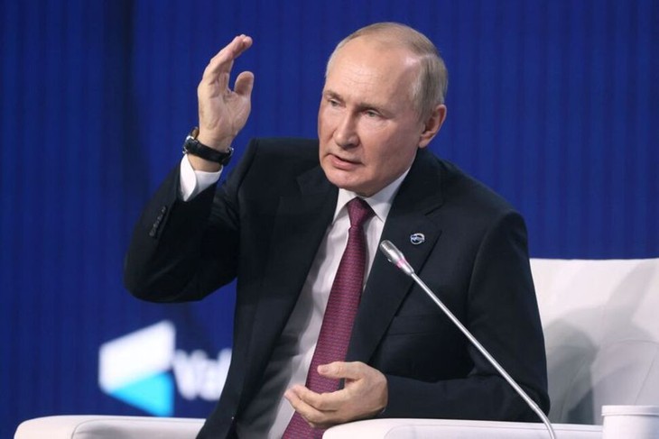 Putin jabs at West over Ukraine conflict, says operation going to plan - ảnh 1