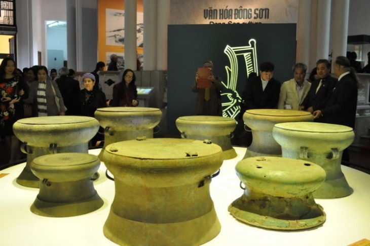 Vietnam receives antiquities from US - ảnh 1