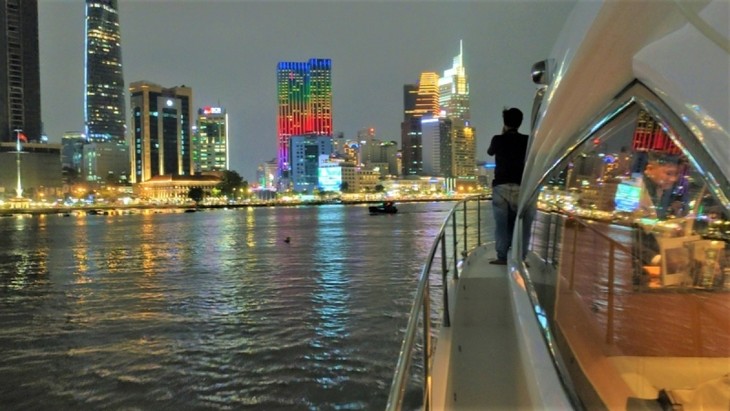 HCM City to launch overnight cruises along Saigon River - ảnh 1