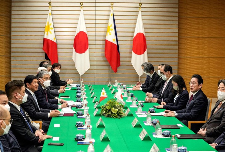 Japan, Philippines pledge closer security ties  - ảnh 1