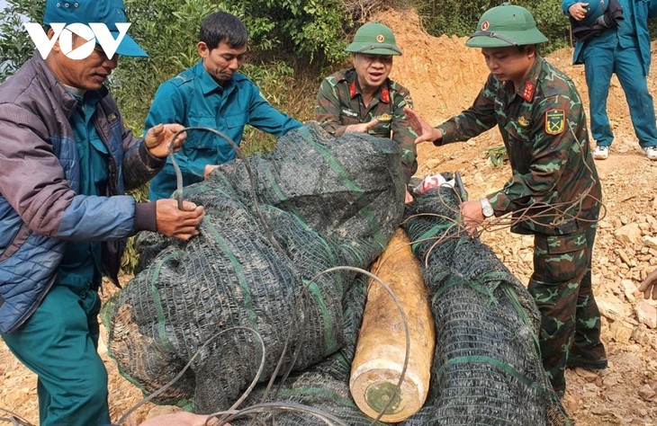 Wartime bomb deactivated in central Vietnam - ảnh 1
