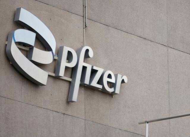 Pfizer says its experimental antibiotic combo can treat some superbug infections - ảnh 1