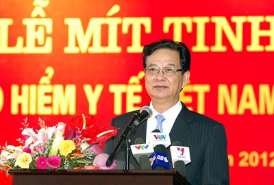 นายกรัฐมนตรีNguyễn Tấn Dũngเข้าร่วมพิธีชุมนุมรำลึกวันประกันสุขภาพเวียดนาม - ảnh 1
