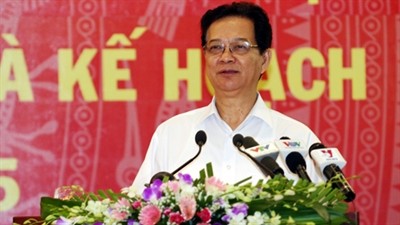 นายกรัฐมนตรีNguyễn Tấn Dũngเข้าร่วมการประชุมเกี่ยวกับการลงทุนทั่วประเทศ - ảnh 1