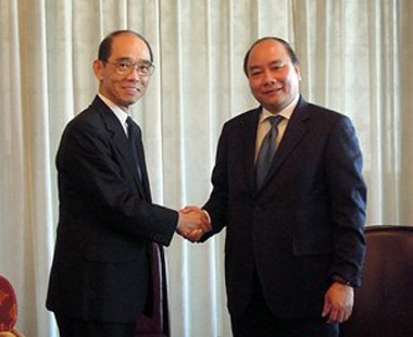 รองนายกรัฐมนตรีNguyễn Xuân Phúc พบปะกับหัวหน้าศาลสูงและรัฐมนตรีกระทรวงยุติธรรมญี่ปุ่น - ảnh 1