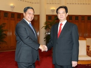  นายกรัฐมนตรีเวียดนามNguyễn Tấn Dũngให้การต้อนรับรัฐมนตรีกระทรวงกลาโหมไทย พลอากาศเอก สุกำพล สุวรรณทัด - ảnh 1