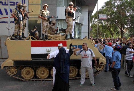 สหรัฐและสหประชาชาติเรียกร้องไม่ให้ผู้ชุมนุมอียิปต์ยั่วยุให้เกิดการใช้ความรุนแรงในอียิปต์ - ảnh 1
